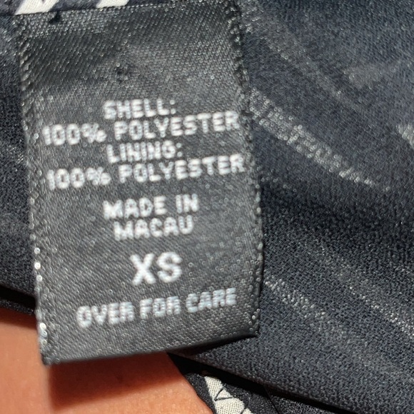 Express women’s Monochrome Zigzag Skirt size XS - Picture 7 of 7